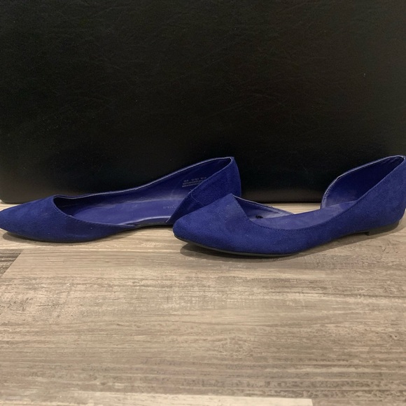 American Eagle Pointed Toe Flats - Picture 2 of 6
